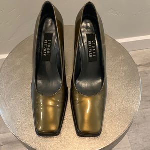 EUC Stuart Weitzman Gold Pumps size 7B